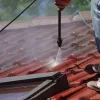 nettoyage de toit par un couvreur à Toulouse